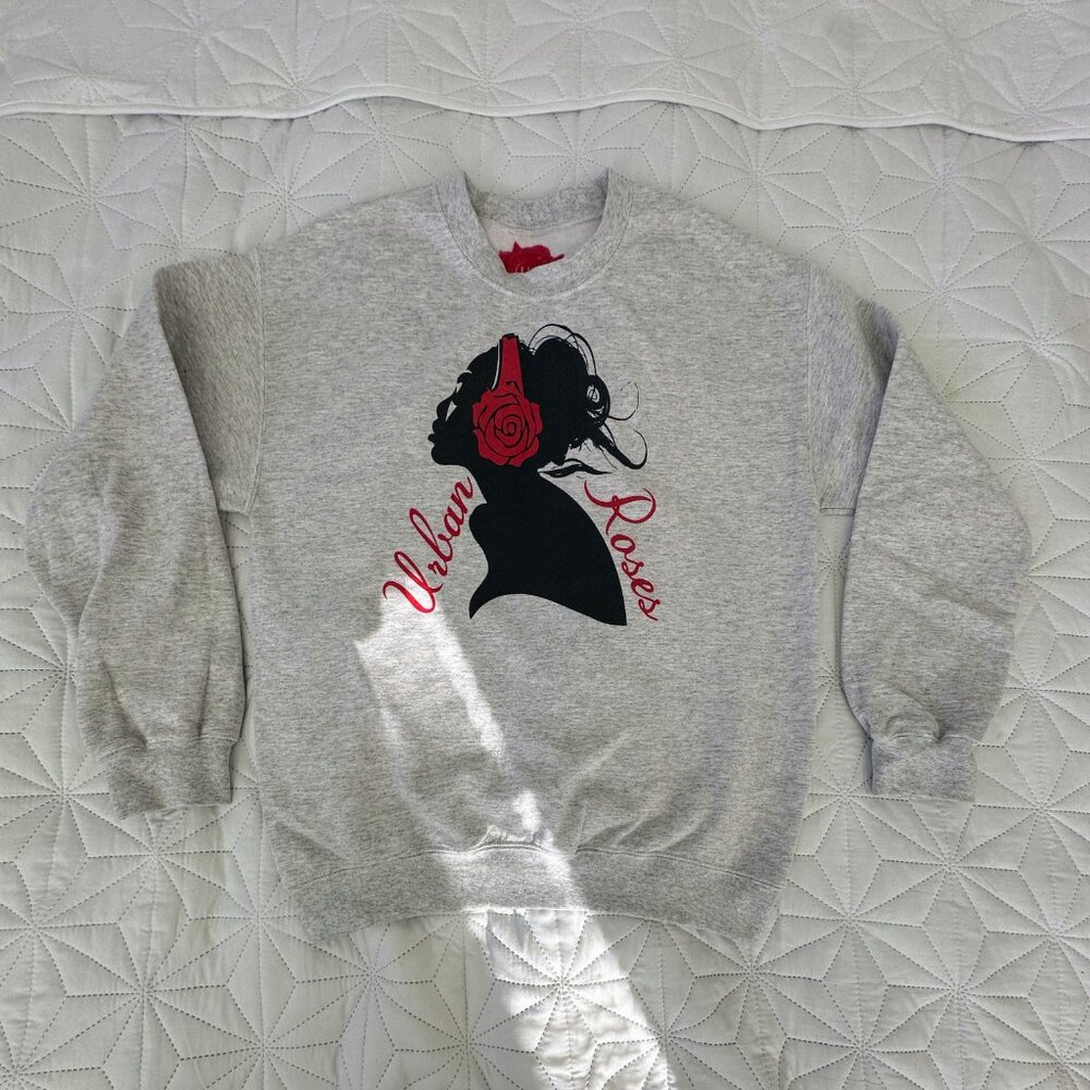 Urban Roses Grey Crewneck Sweatshirt, Size M